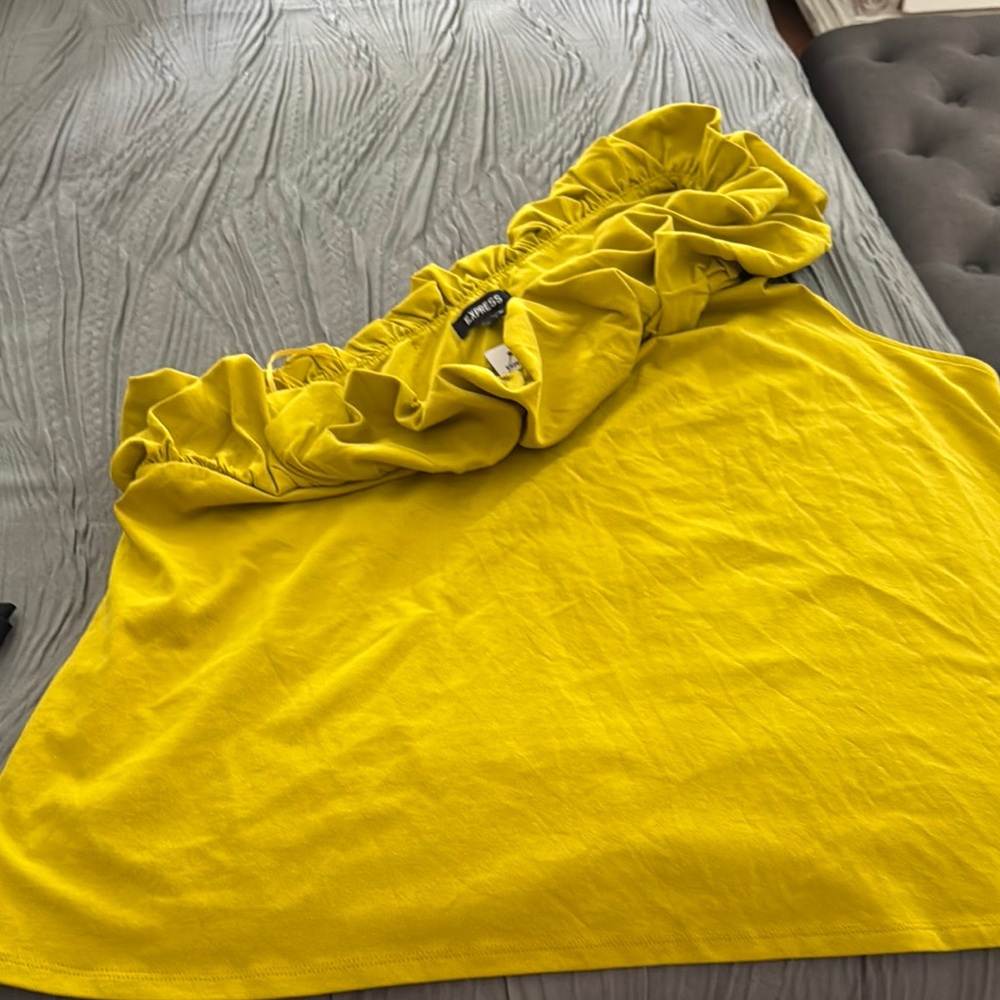 Express Yellow Asymmetrical Ruffled Crop Top - Picture 3 of 4